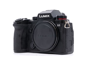 Panasonic Lumix DC-S5
