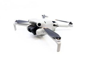 DJI Mini 4 Pro Fly More Combo