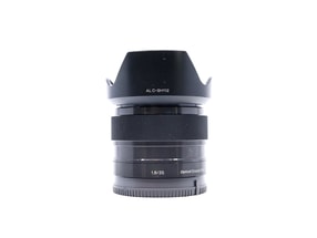 Sony E 35mm f/1.8 OSS