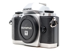 Olympus OM-D E-M10