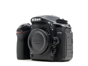 Nikon D7500