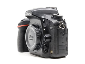 Nikon D750