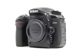 Nikon D7500
