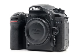 Nikon D7500