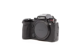 Panasonic Lumix DC-S5