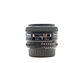 Nikon AF Nikkor 28mm f/2.8D