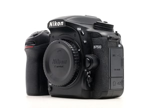 Nikon D7500