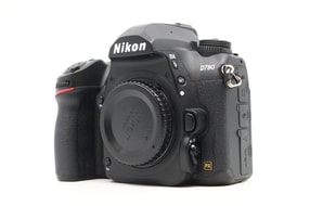 Nikon D780