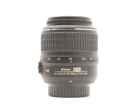 Nikon AF-S DX Nikkor 18-55mm f/3.5-5.6G VR