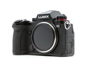 Panasonic Lumix DC-S5