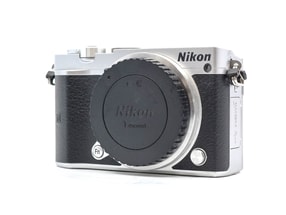 Nikon 1 J5