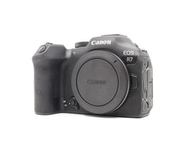 Canon EOS R7