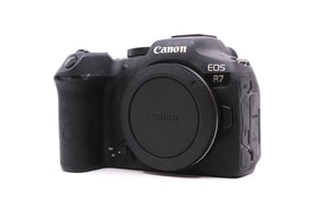 Canon EOS R7