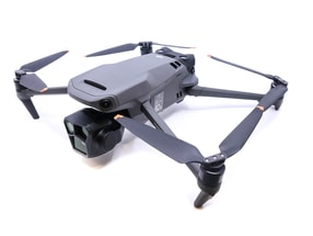 DJI Mavic 3 Pro Fly More Combo