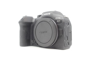 Canon EOS R7