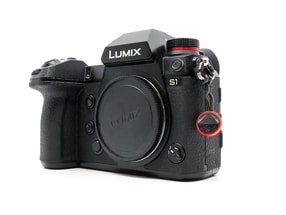 Panasonic Lumix DC-S1
