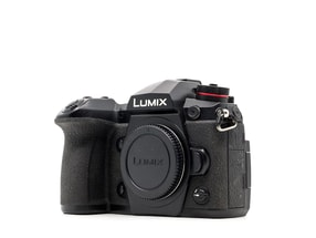 Panasonic Lumix DC-G9