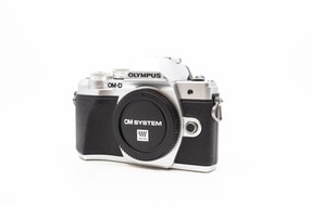Olympus OM-D E-M10 Mark III