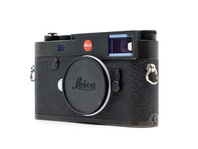 Leica M10-R Black Chrome Finish [20002]