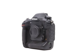 Nikon D6
