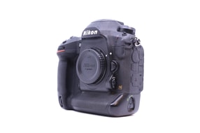 Nikon D6