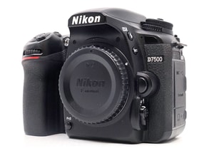 Nikon D7500