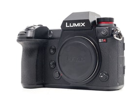 Panasonic Lumix DC-S1R