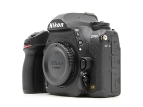 Nikon D780