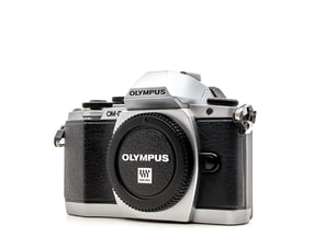 Olympus OM-D E-M10