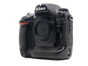 Nikon D2X