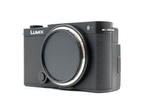 Panasonic Lumix DC-S9