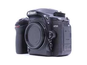 Nikon D7500