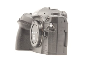 OM SYSTEM OM-1