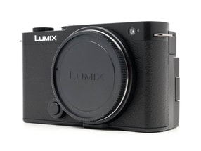 Panasonic Lumix DC-S9