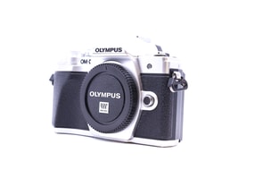 Olympus OM-D E-M10 Mark III