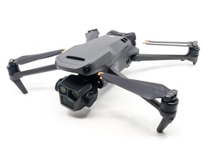 DJI Mavic 3 Pro Fly More Combo
