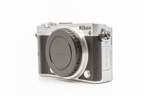 Nikon 1 J5