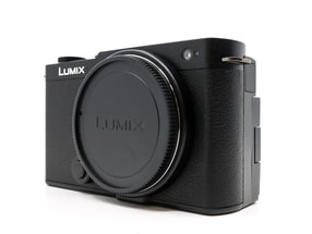 Panasonic Lumix DC-S9