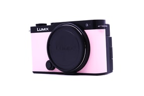 Panasonic Lumix DC-S9