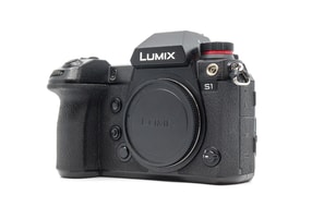 Panasonic Lumix DC-S1