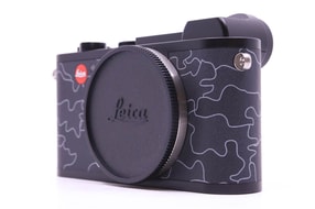 Leica CL "Urban Jungle by Jean Pigozzi" with 18mm f/2.8 [19317]