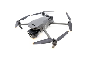 DJI Mavic 3 Pro Fly More Combo