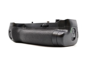 Nikon MB-D18 Battery Grip