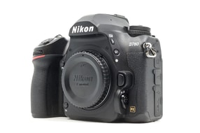 Nikon D780