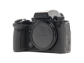 Panasonic Lumix S5 IIX