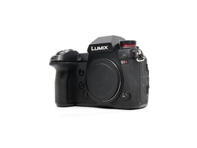 Panasonic Lumix DC-S1R
