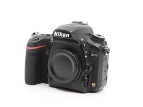 Nikon D750