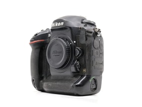 Nikon D4