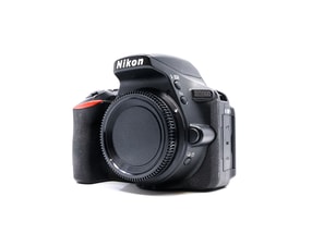 Nikon D5600