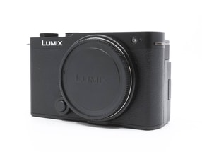 Panasonic Lumix DC-S9